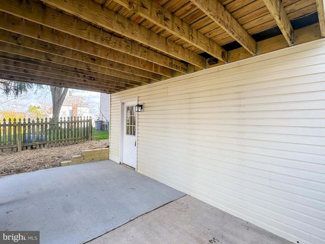 552 LOCUST ST, Hanover, PA 17331
