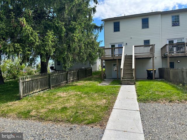 552 LOCUST ST, Hanover, PA 17331