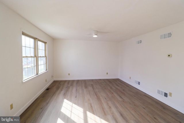 552 LOCUST ST, Hanover, PA 17331