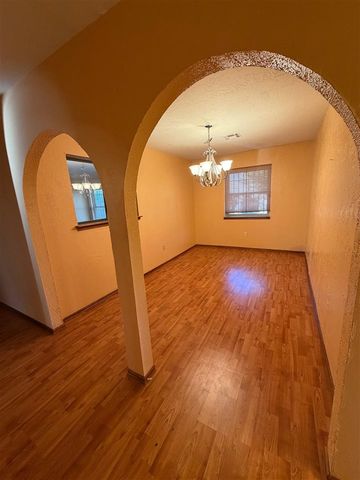 2808 NE Bel Air Cir, Lawton, OK 73507