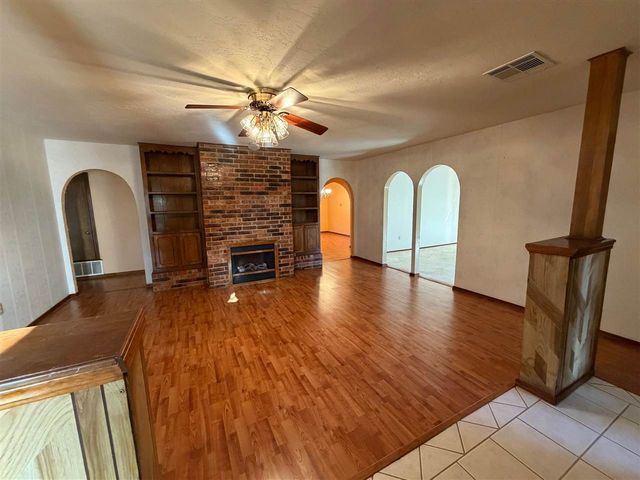 2808 NE Bel Air Cir, Lawton, OK 73507