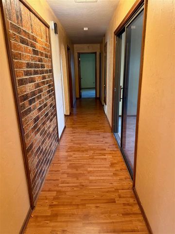 2808 NE Bel Air Cir, Lawton, OK 73507