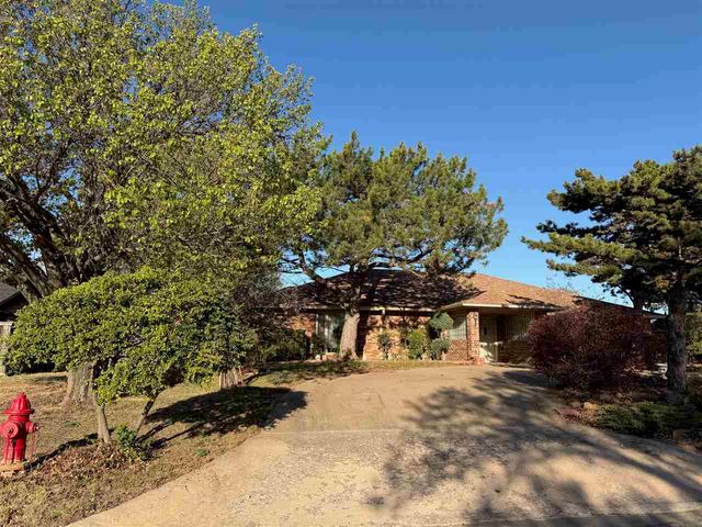 2808 NE Bel Air Cir, Lawton, OK 73507