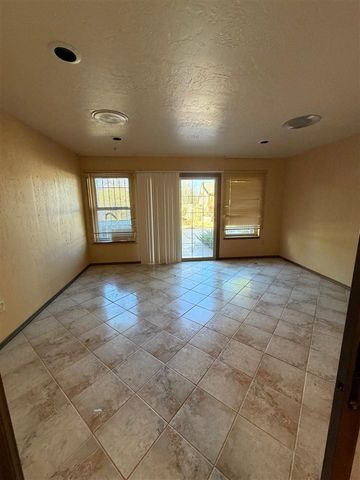 2808 NE Bel Air Cir, Lawton, OK 73507