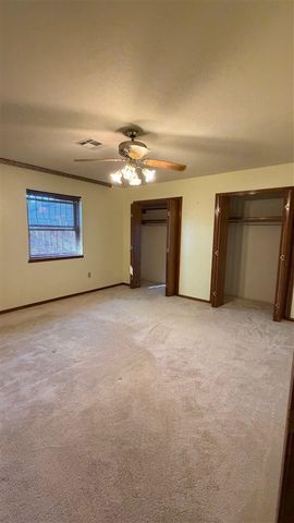 2808 NE Bel Air Cir, Lawton, OK 73507