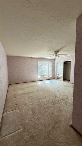 2808 NE Bel Air Cir, Lawton, OK 73507