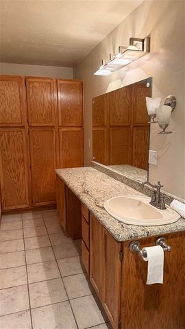 2808 NE Bel Air Cir, Lawton, OK 73507