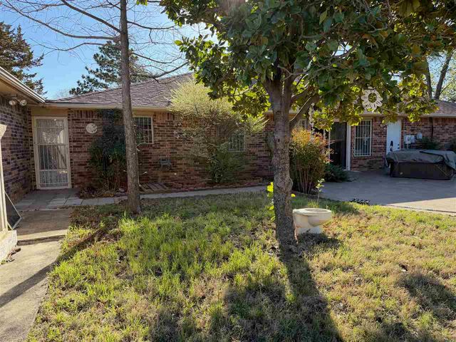 2808 NE Bel Air Cir, Lawton, OK 73507