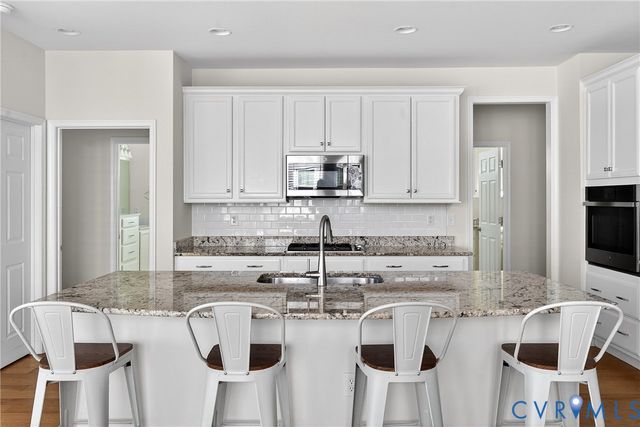 5025 Rivermere Ln, Glen Allen, VA 23059