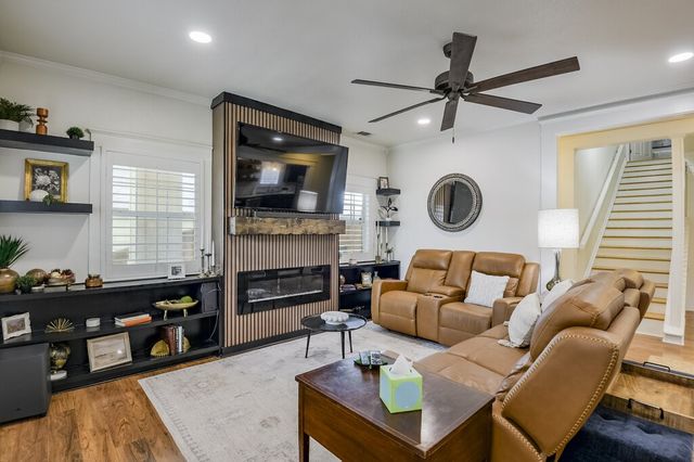 406 Commerce Street, Maypearl, TX 76064