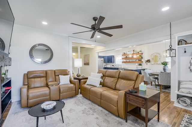 406 Commerce Street, Maypearl, TX 76064