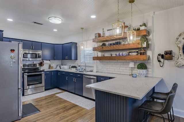 406 Commerce Street, Maypearl, TX 76064