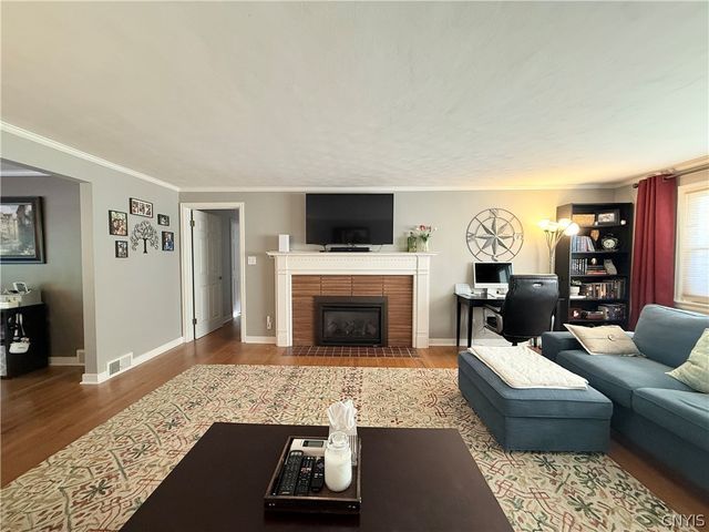 172 Winston Way, Dewitt, NY 13214