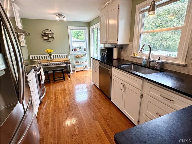 172 Winston Way, Dewitt, NY 13214