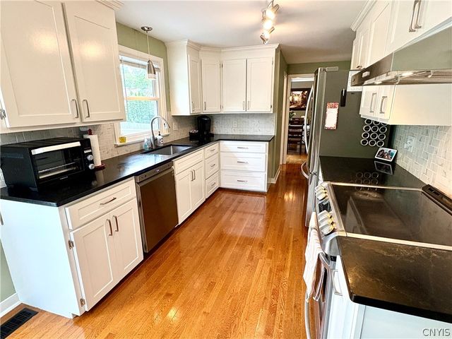 172 Winston Way, Dewitt, NY 13214
