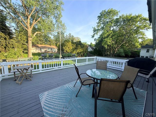 172 Winston Way, Dewitt, NY 13214