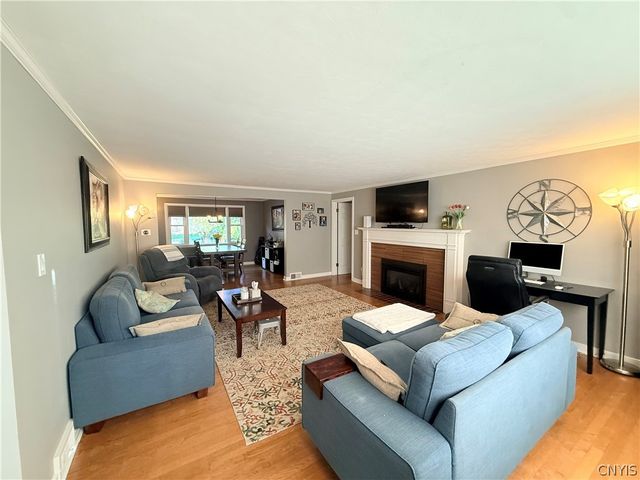 172 Winston Way, Dewitt, NY 13214