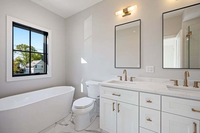 2422 Grant Street, Evanston, IL 60201