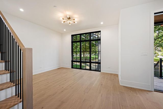 2422 Grant Street, Evanston, IL 60201