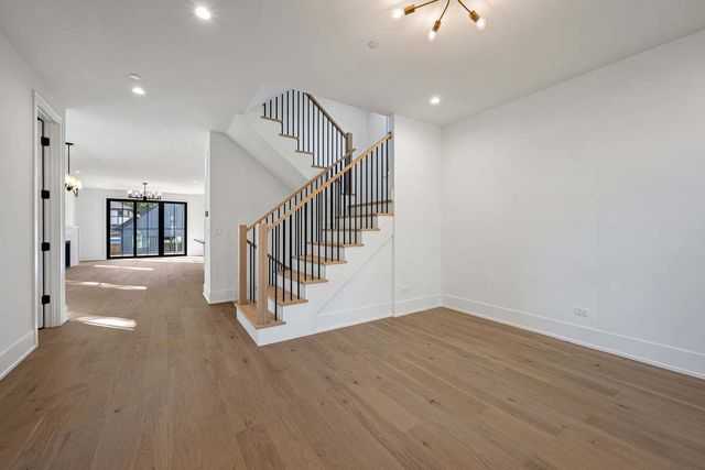 2422 Grant Street, Evanston, IL 60201