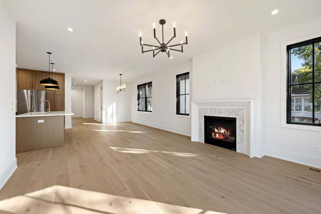 2422 Grant Street, Evanston, IL 60201