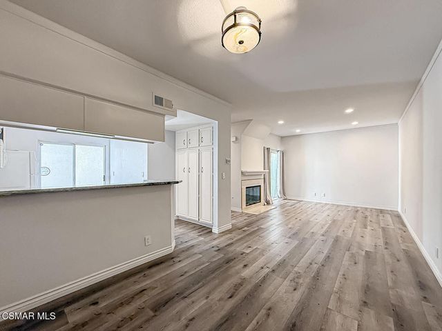 5423 Spanish Oak Lane C, Oak Park, CA 91377