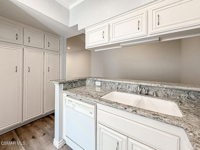 5423 Spanish Oak Lane C, Oak Park, CA 91377