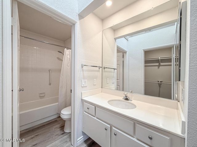 5423 Spanish Oak Lane C, Oak Park, CA 91377