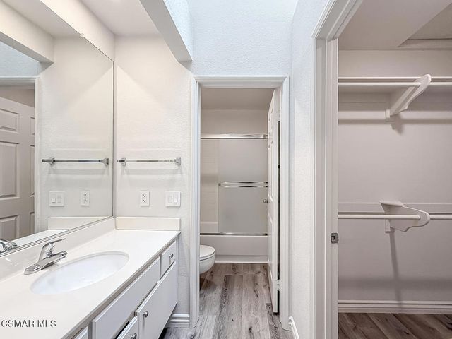 5423 Spanish Oak Lane C, Oak Park, CA 91377