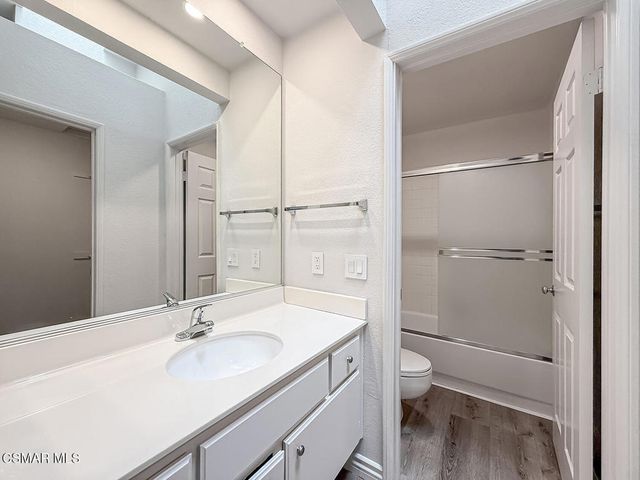 5423 Spanish Oak Lane C, Oak Park, CA 91377