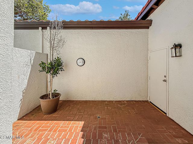 5423 Spanish Oak Lane C, Oak Park, CA 91377