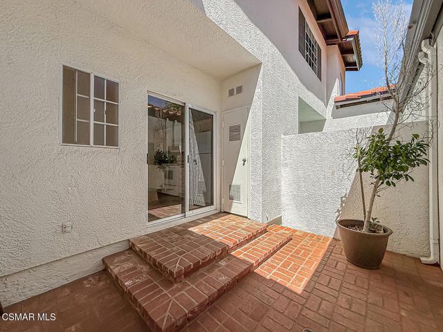 5423 Spanish Oak Lane C, Oak Park, CA 91377