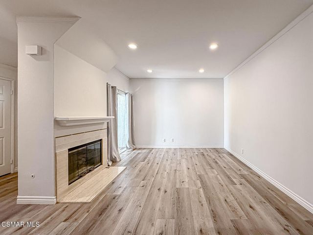 5423 Spanish Oak Lane C, Oak Park, CA 91377