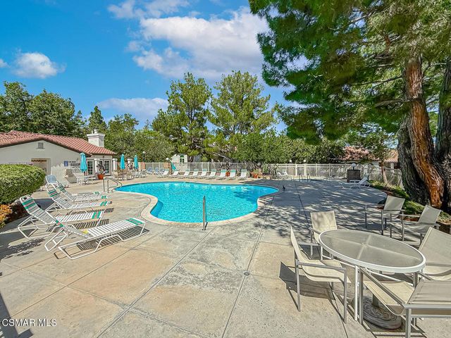 5423 Spanish Oak Lane C, Oak Park, CA 91377
