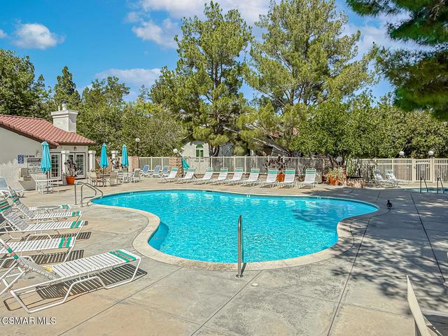 5423 Spanish Oak Lane C, Oak Park, CA 91377