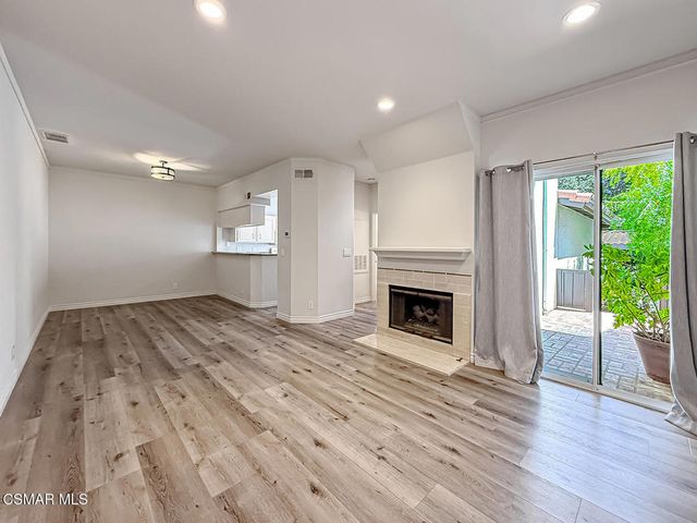 5423 Spanish Oak Lane C, Oak Park, CA 91377