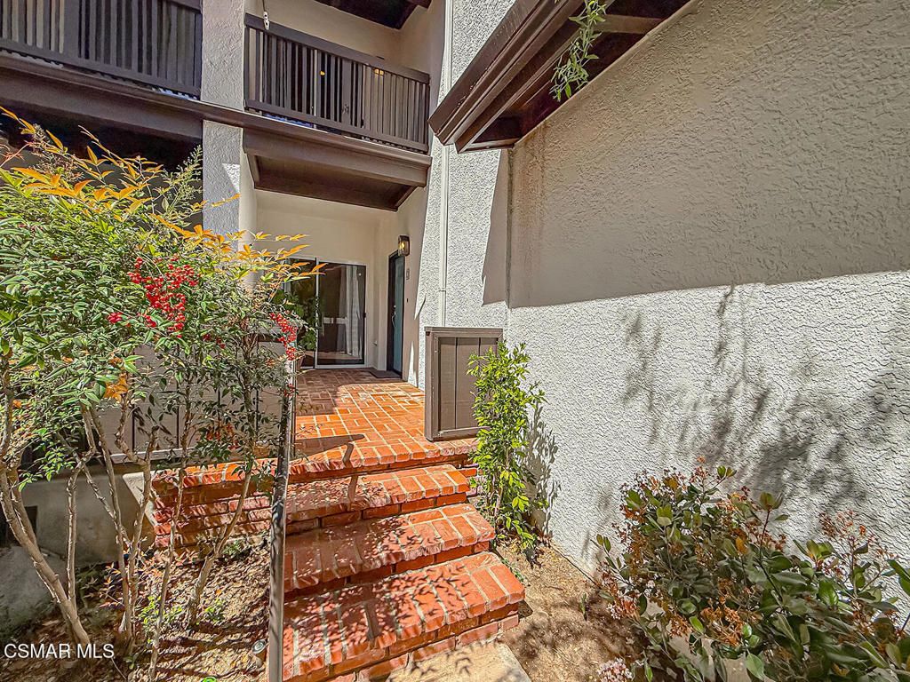 5423 Spanish Oak Lane C, Oak Park, CA 91377