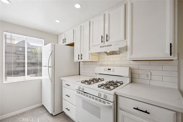 5055 Coldwater Canyon Avenue 105, Sherman Oaks, CA 91423