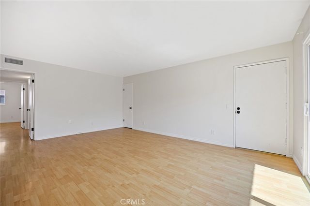 5055 Coldwater Canyon Avenue 105, Sherman Oaks, CA 91423
