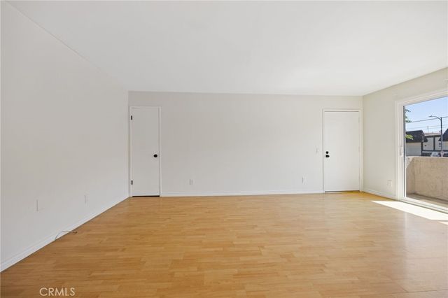 5055 Coldwater Canyon Avenue 105, Sherman Oaks, CA 91423