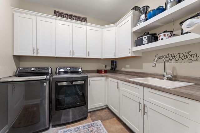 10813 Walnut Drive, St. John, IN 46373