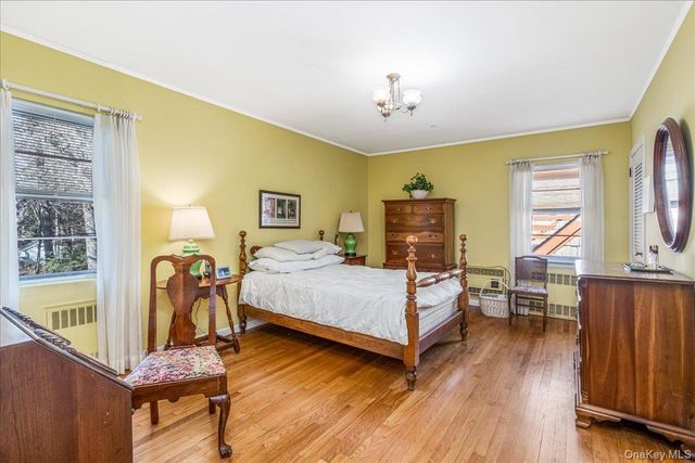 217-53 Kingsbury Avenue, Oakland Gardens, NY 11364