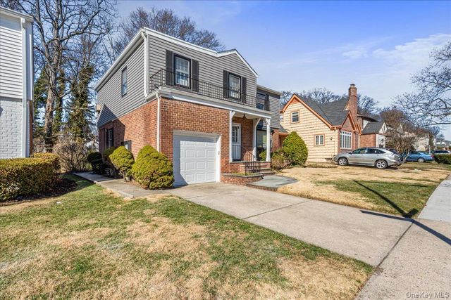 217-53 Kingsbury Avenue, Oakland Gardens, NY 11364