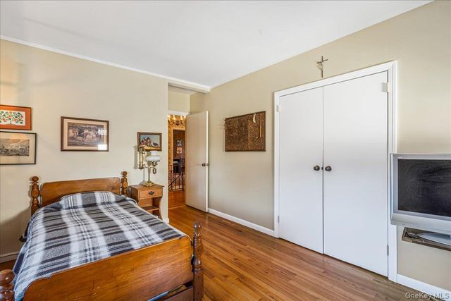 217-53 Kingsbury Avenue, Oakland Gardens, NY 11364