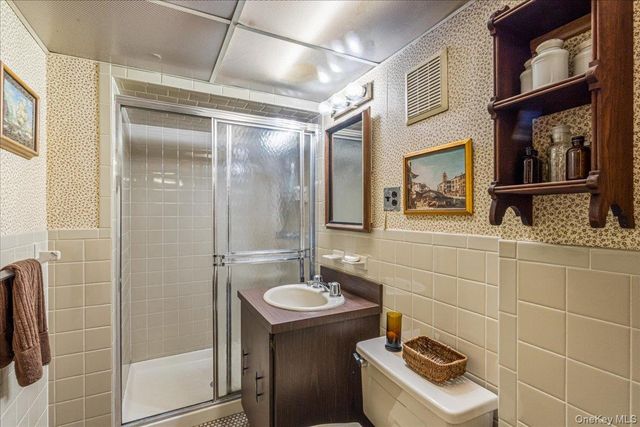 217-53 Kingsbury Avenue, Oakland Gardens, NY 11364