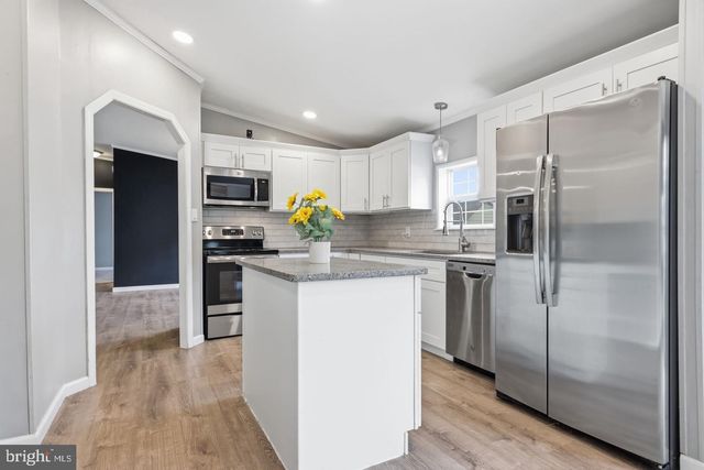 1137 SECOND AVE, Croydon, PA 19021