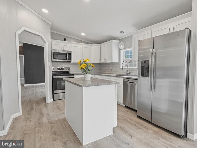 1137 SECOND AVE, Croydon, PA 19021