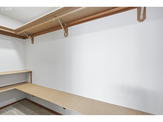 9500 Sw WASHINGTON Dr, Portland, OR 97223