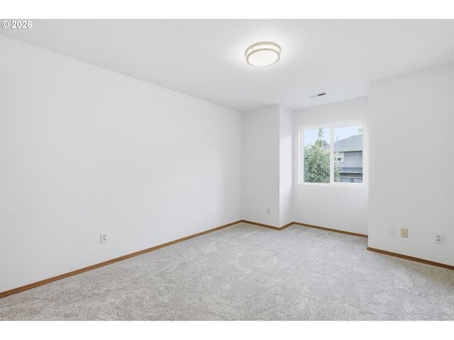 9500 Sw WASHINGTON Dr, Portland, OR 97223