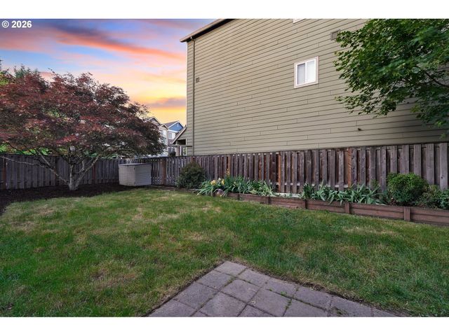 9500 Sw WASHINGTON Dr, Portland, OR 97223